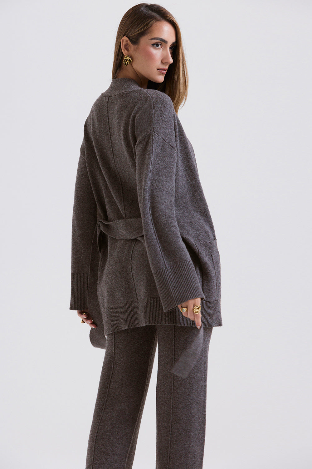 Anthracite-colored cashmere blend cardigan with belt, bralette and pants