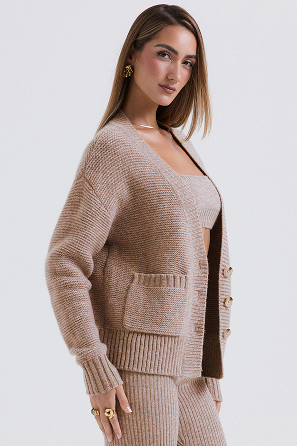 Barley coarse cardigan made of natural wool with bralette and leggings