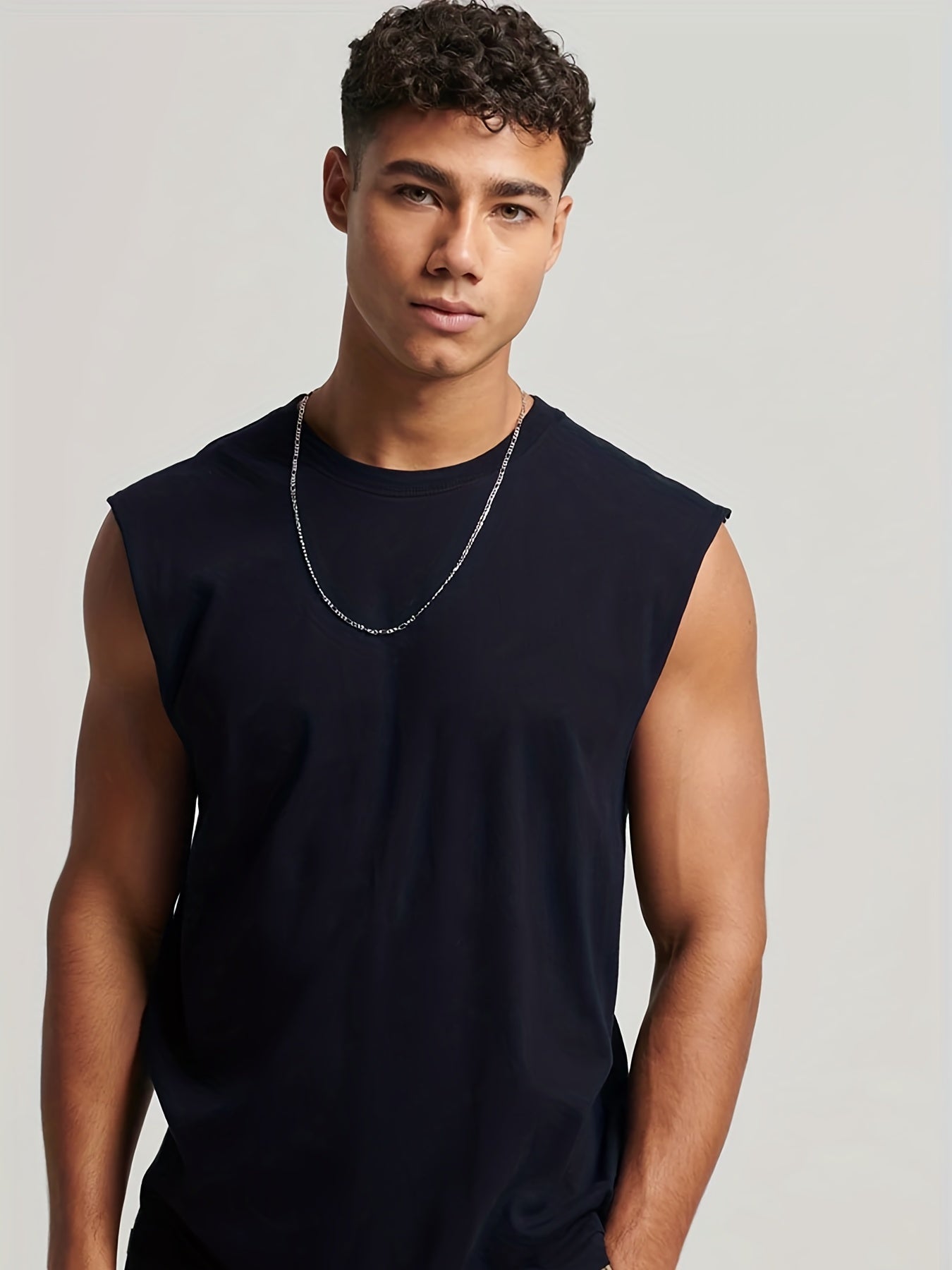 Sleeveless tank top for men's undershirt