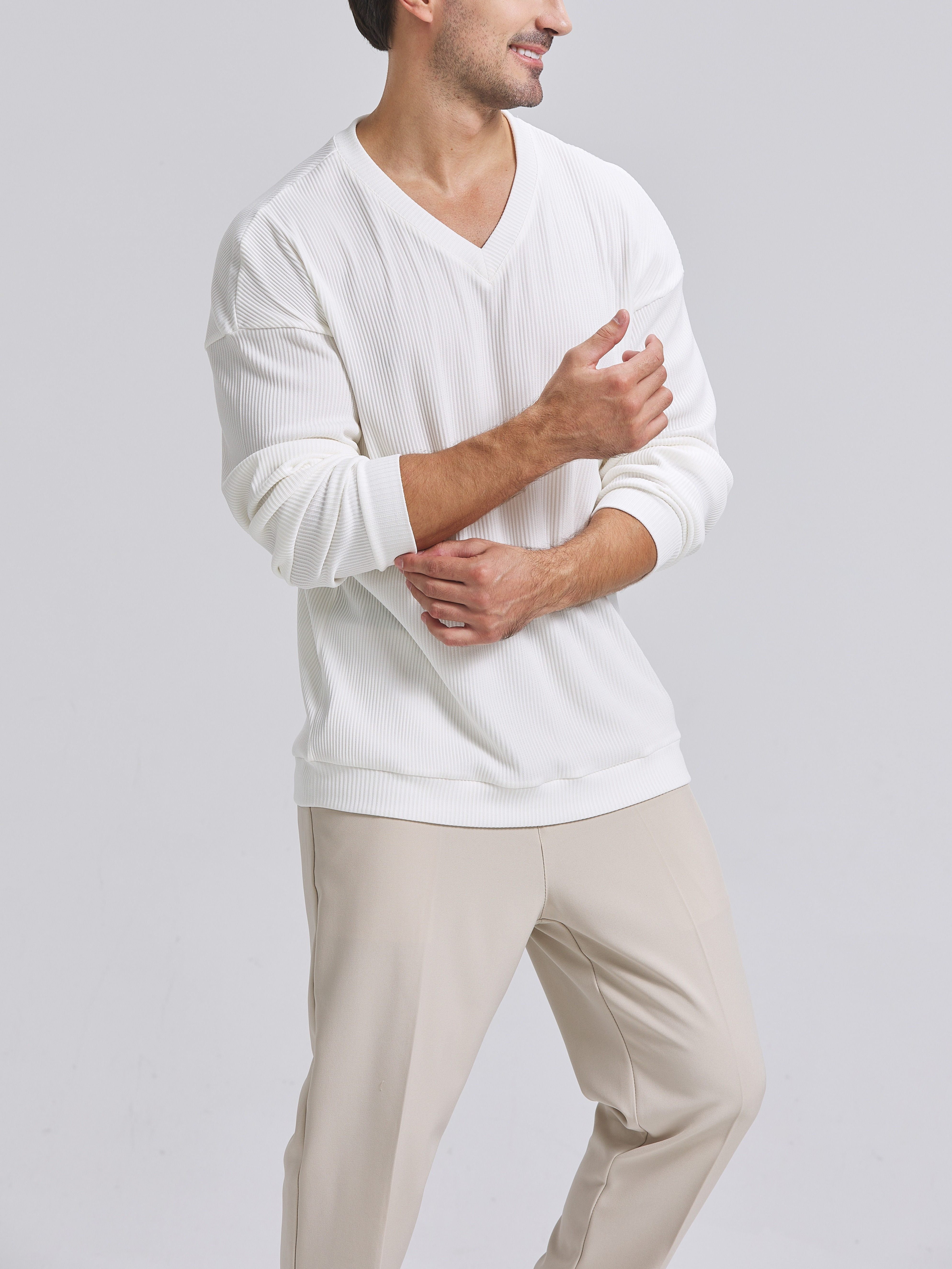 Ribbed white shirt with long sleeves