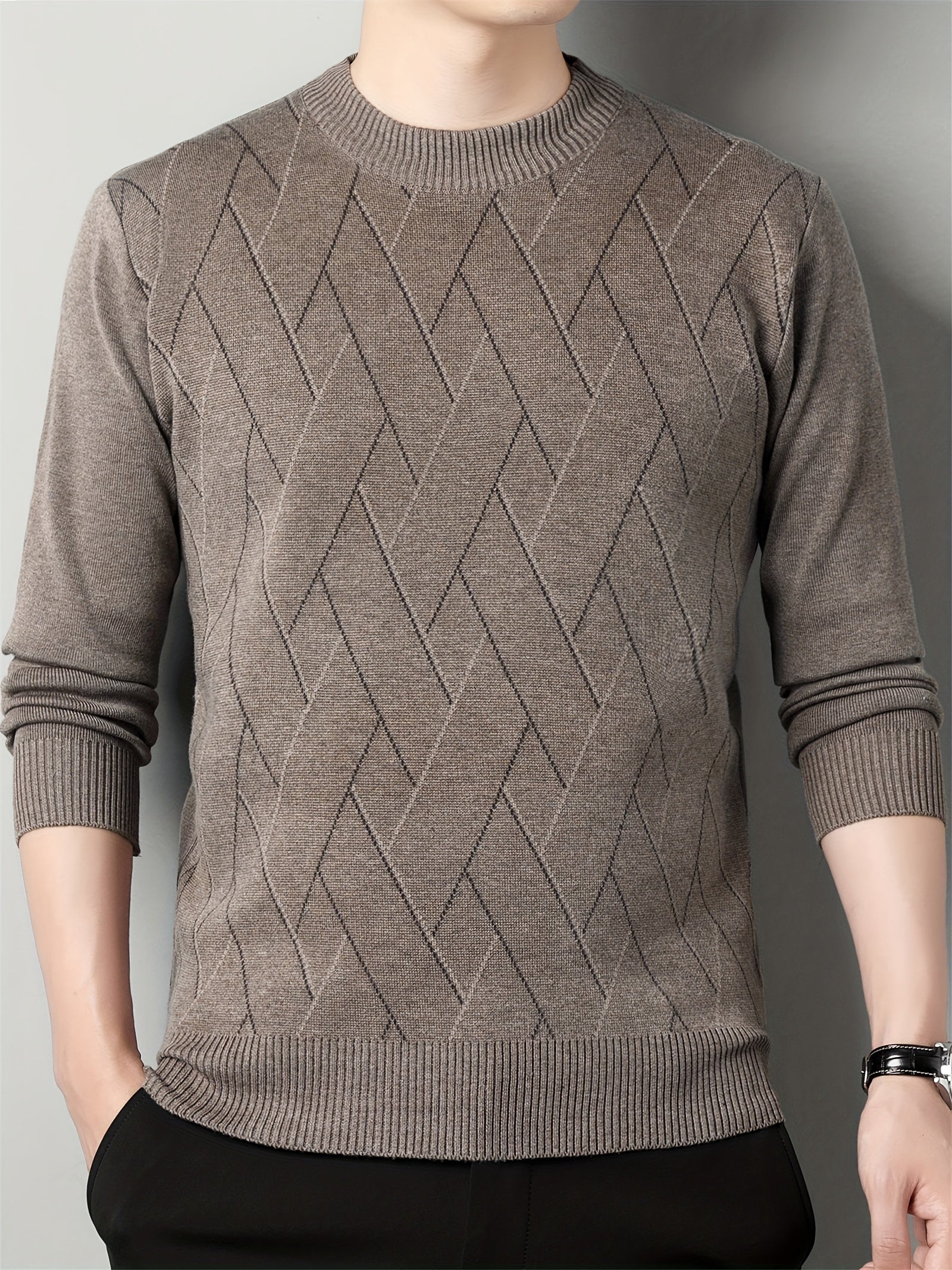 Knitted sweater with geometric pattern