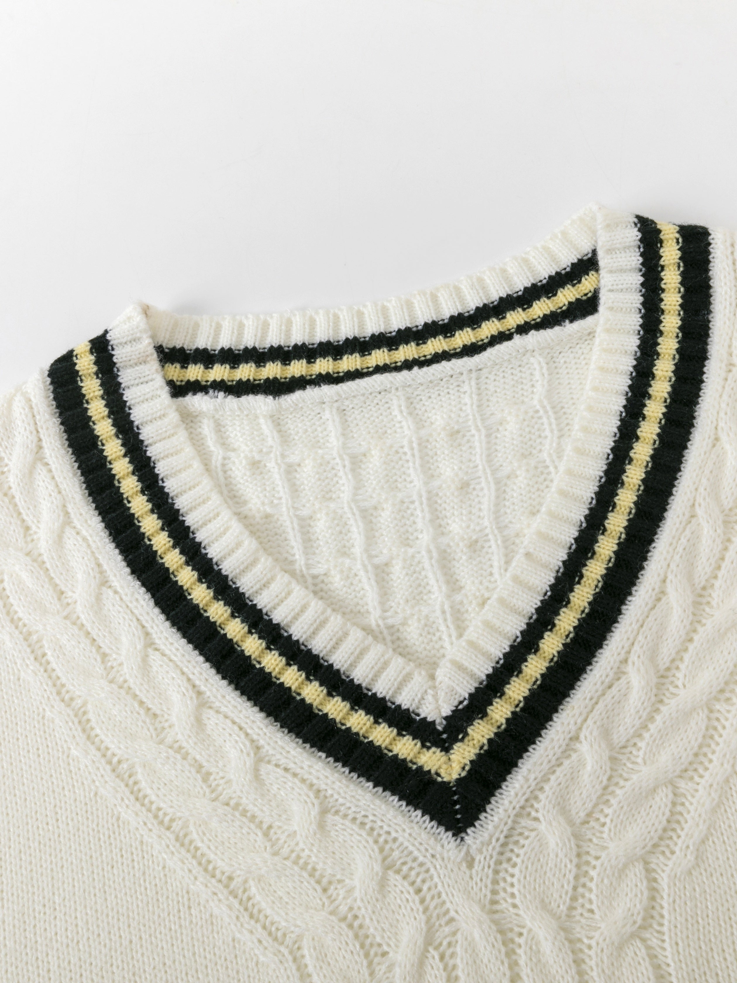 Beige knitted sweater with medium stretch