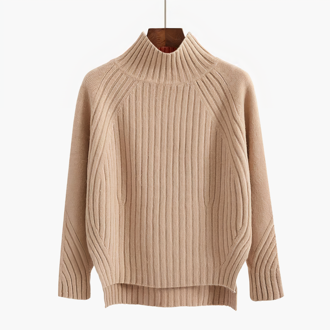 Knitted sweater with round neck