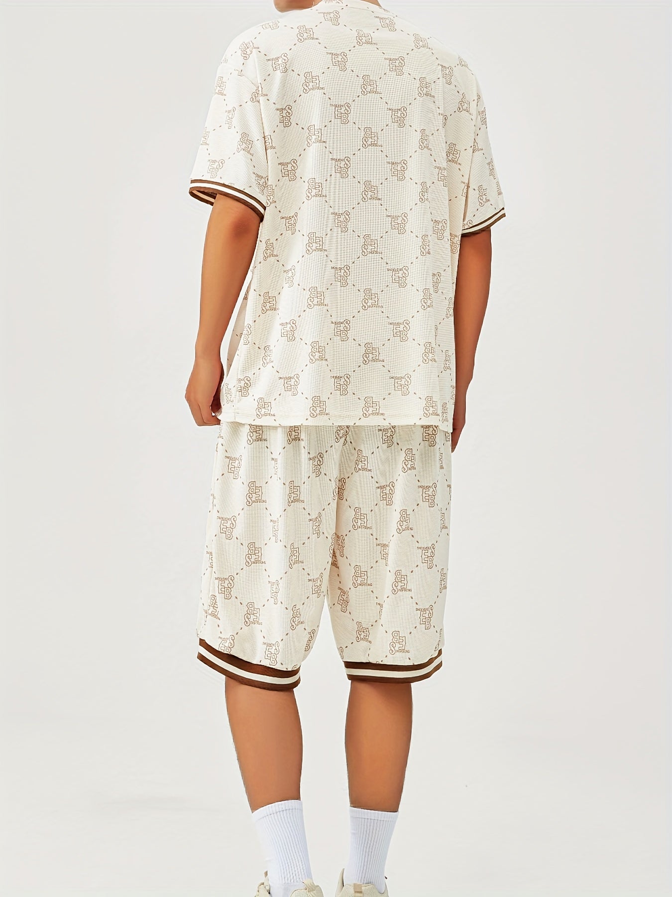 T-shirt and shorts with letter pattern print