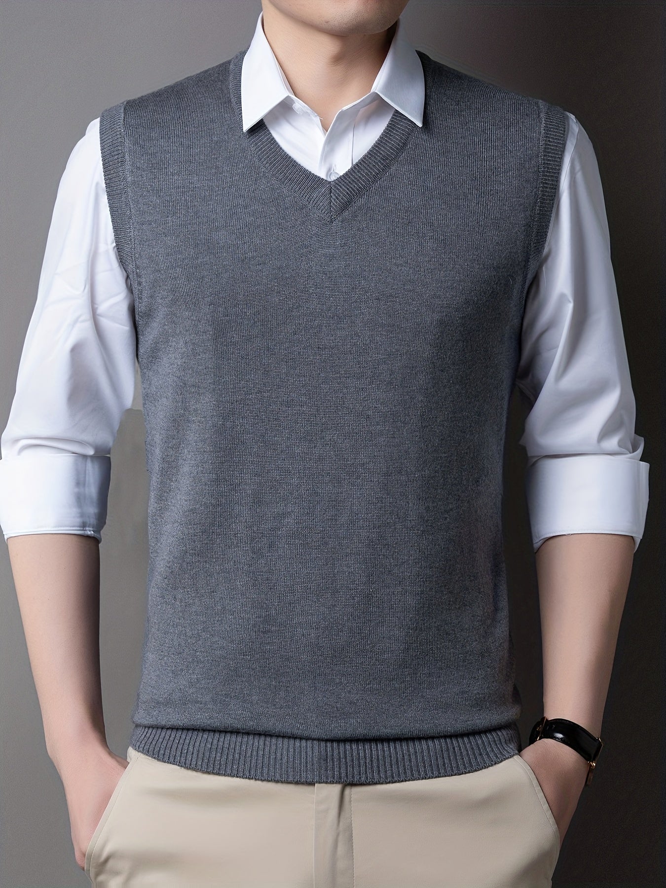 Sleeveless knitted sweater for men