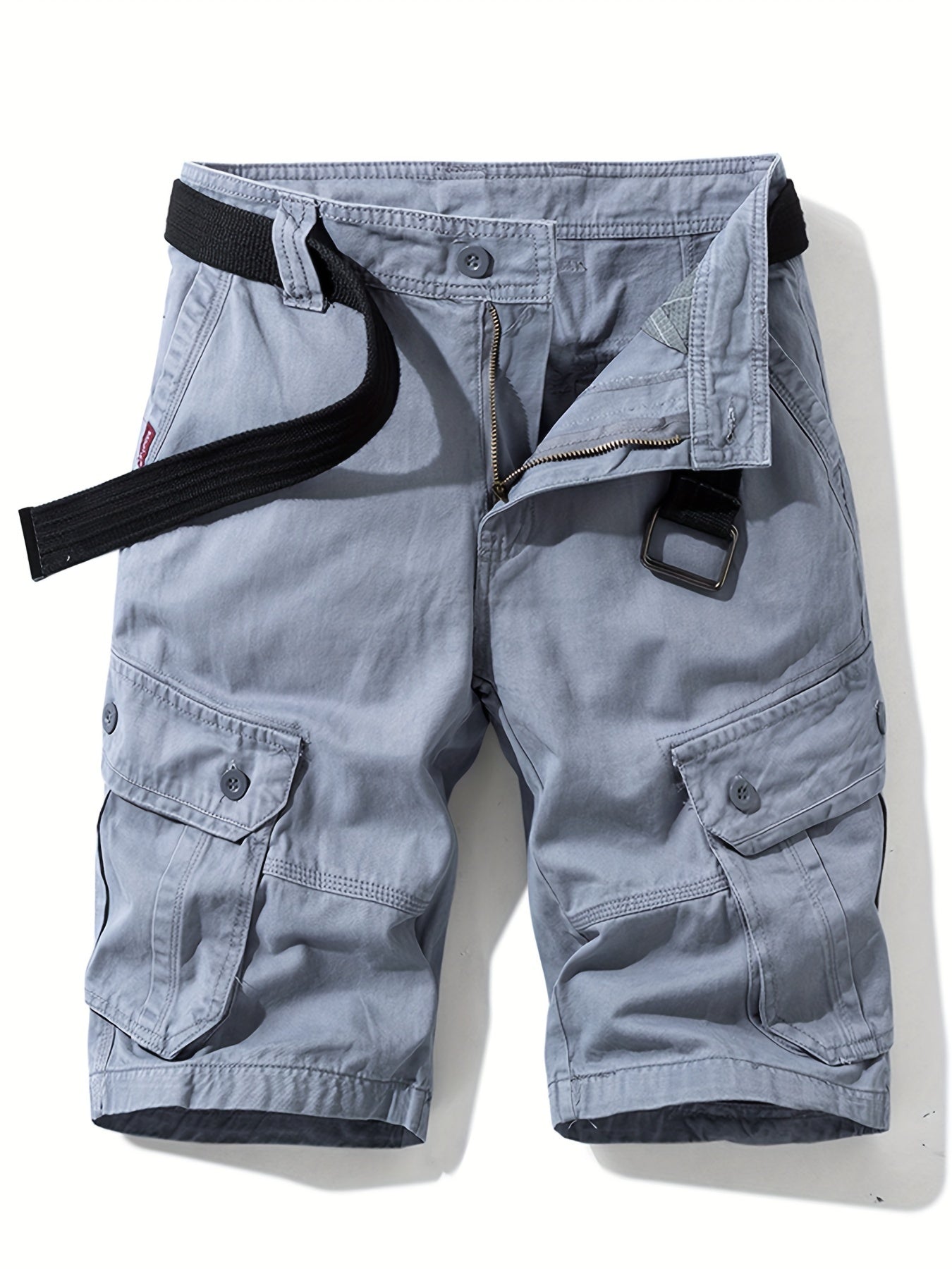 Casual men's shorts in cotton with drawstring and button pockets