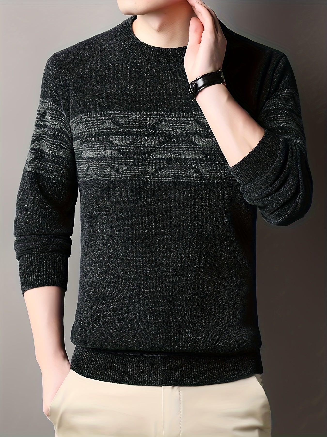 Slim knitted sweater with ethnic pattern