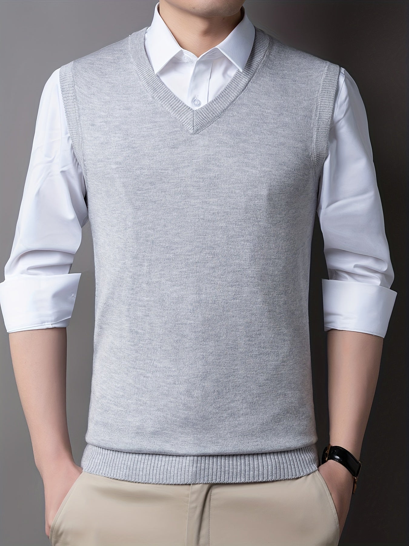 Sleeveless knitted sweater for men