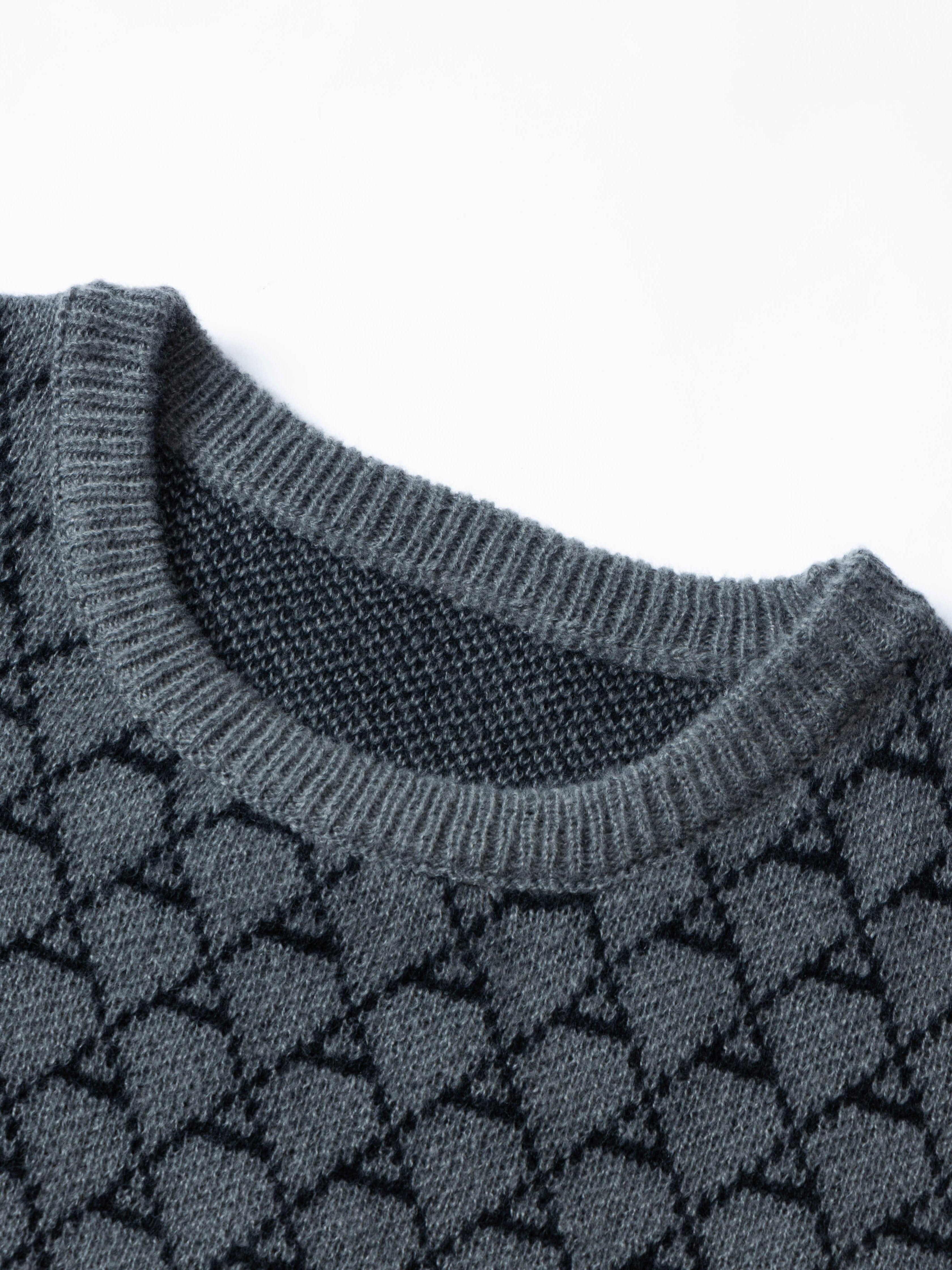 Knitted sweater with diamond pattern