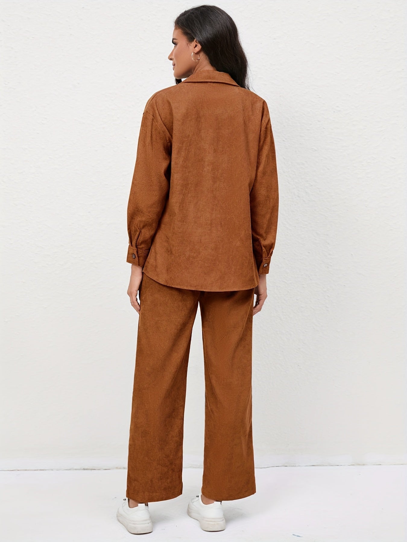 Casual shirt and trousers in corduroy with long sleeves and high elastic waistband