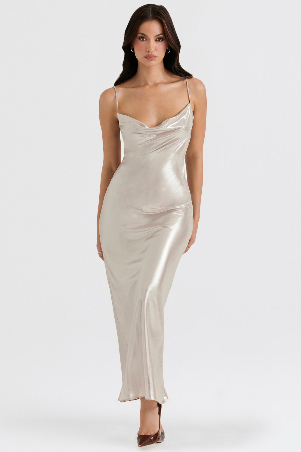 Long dress with champagne-colored shine and low back